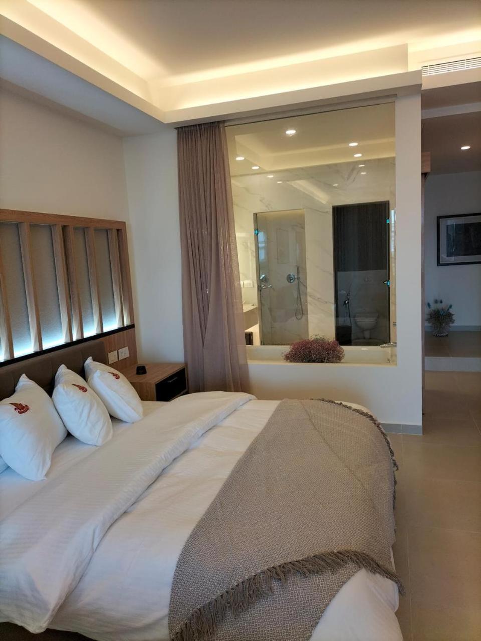 Hotel Saint Georges Beirut Al Marfa' Exterior photo